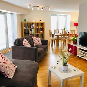 Remarkable 2 Bed In Edinburgh