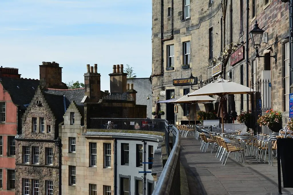 Royal Mile Elegance - Space & Luxury Apartment Edinburgh