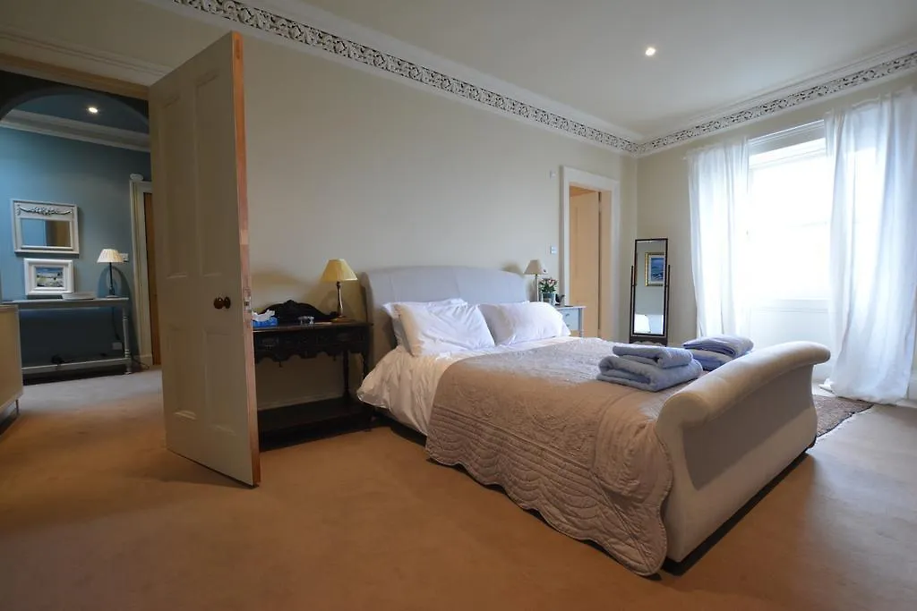 Royal Mile Elegance - Space & Luxury Apartment Edinburgh