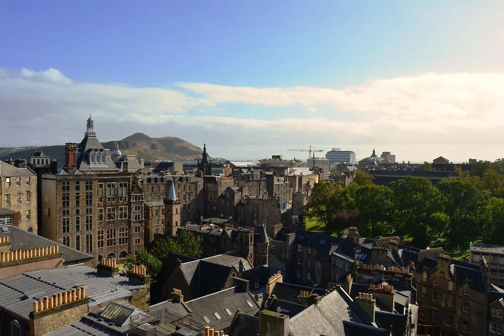 Royal Mile Elegance - Space & Luxury Apartment Edinburgh United Kingdom